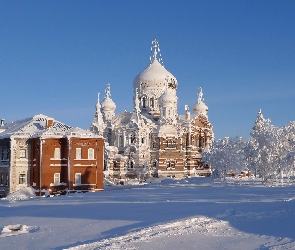 Zima, Cerkiew, Dom