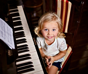 Pianino, Nuty, Dziewczynka