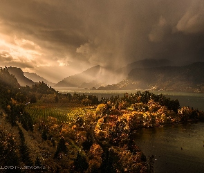 USA, Oregon, Góry, Rzeka, Chmury, Deszcz