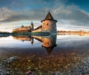 Jezioro, Zabytki