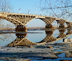 Most, Rzeka