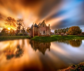 Zamek Radboud, Zachód słońca, Holandia, Jezioro Ĳsselmeer, Miasto Medemblik
