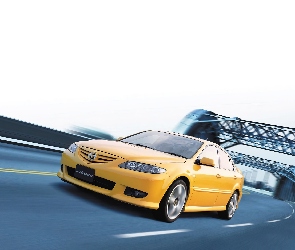 Żółta, Most, Mazda 6