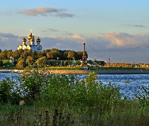 Cerkiew, Drzewa, Rzeka