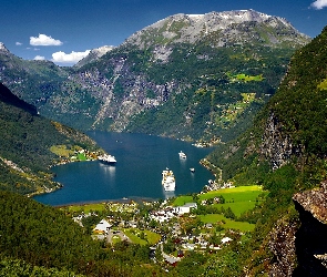 Góry, Norwegia, Fiord Geiranger, Statki