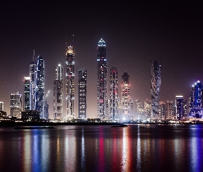 Noc, Dubaj, Wieżowce