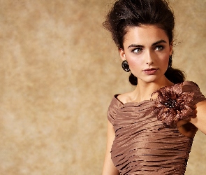 Darla Baker, Moda, Biżuteria, Makijaż, Brunetka