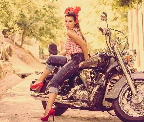 Motocykl, Dziewczyna
