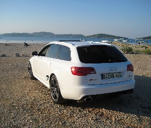 Audi RS6
, Białe