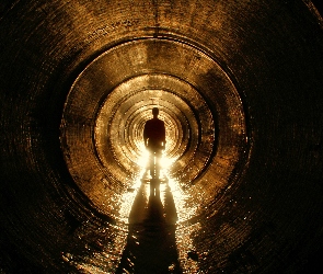 Mężczyzna, Tunel