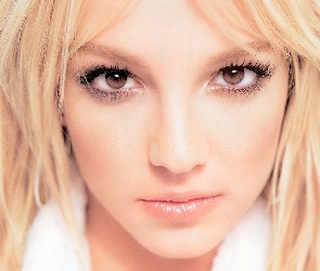 Britney, Buzia