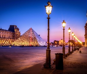 Francja, Paryż, Latarnie, Pałac, Piramida, Muzeum Luwr