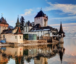 Jezioro Thun, Szwajcaria, Miejscowość Oberhofen, Góry, Zamek Oberhofen