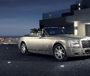 Rolls-Royce Phantom Drophead Coupe, Samochód