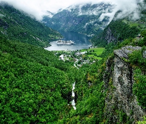 Fiord, Norwegia, Dolina, Miasteczko, Góry, Geirangerfjord