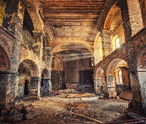 Zniszczony, Kosćiół