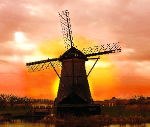 Wiatrak, Holandia, Wschód Słońca
