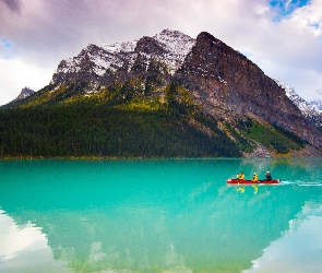 Kajak, Jezioro Lake Louise, Prowincja Alberta, Kanada, Park Narodowy Banff, Góry