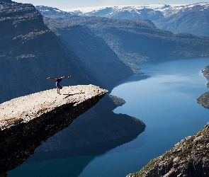 Norwegia, Trolltunga, Jezioro Ringedalsvatnet, Góry, Skała, Jęzor Trolla