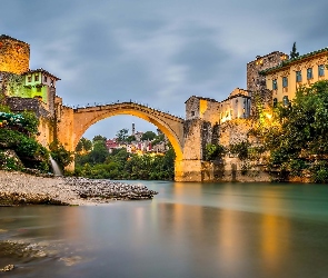 Most, Rzeka Neretwa, Bośnia i Hercegowina, Mostar