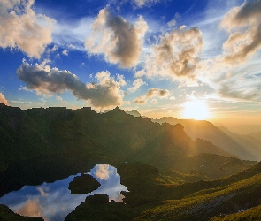 Dolina, Góry, Jezioro, Słońce