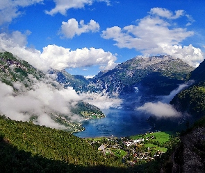 Malowniczy, Norwegia, Mgła, Wioska, Góry, Skały, Fiord Geiranger