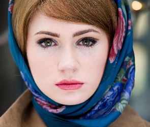 Smutna, Chustka, Karen Gillan, Aktorka, Kobieta