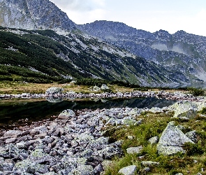 Góry, Kamienie, Jezioro