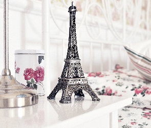 Łóżko, Poduszki, Wieża Eiffla