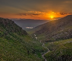 Rzeka, Zachód słońca, Góry