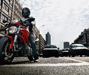 Ducati, Ulica, Monster