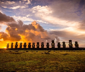 Chile, Wyspa Wielkanocna, Słońca, Chmury, Zachód, Posągi