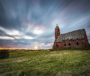 Stary, Kościół, Zniszczony