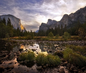 Kamienie, Rzeka, Stan Kalifornia, Stany Zjednoczone, Park Narodowy Yosemite, Góry
