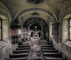 Zniszczony, Kościół, Stary