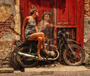 Motor, Dziewczyna, Malunek