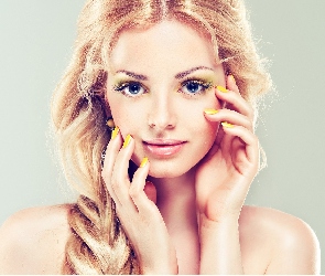 Kobieta, Kolczyk, Manicure, Makijaż, Blondwłosa