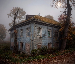 Stary, Dom