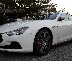 Samochód, Maserati