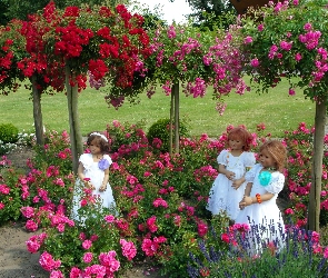 Ogród, Róże, Dziewczynki