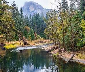 Stany Zjednoczone, Stan Kalifornia, Góry, Las, Rzeka, Park Narodowy Yosemite