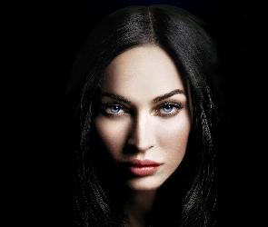 Megan Fox, Oczy, Niebieskie