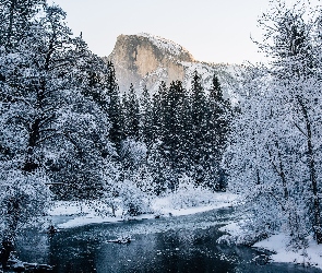 Stan Kalifornia, Stany Zjednoczone, Góry, Zima, Las, Rzeka, Park Narodowy Yosemite