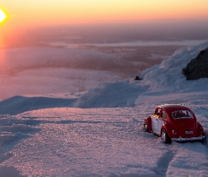 Zima, Zabawka, Volkswagen Garbus, Zachód słońca
