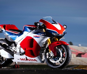 Honda RC213V-S, Motocykl