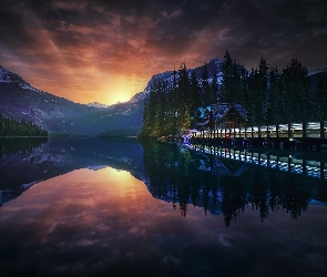 Most, Góry, Park Narodowy Yoho, Kanada, Zachód słońca, Jezioro Emerald Lake