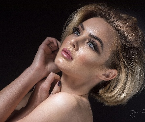 Rosie Robinson, Makijaż, Kobieta