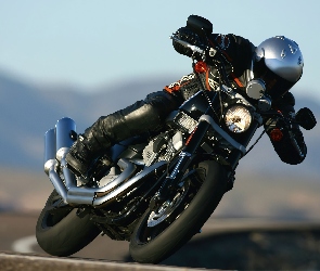 Harley Davidson XR1200, Pochylenie, Zakręt