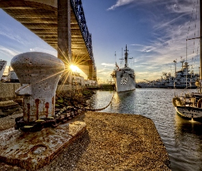 Stany Zjednoczone, Massachusetts, Okręty, Fall River, Przystań, Muzeum morskie Battleship Cove