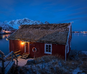 Wioska Reine, Jezioro, Norwegia, Domek, Noc, Wyspa Moskenesøya, Zima, Góry